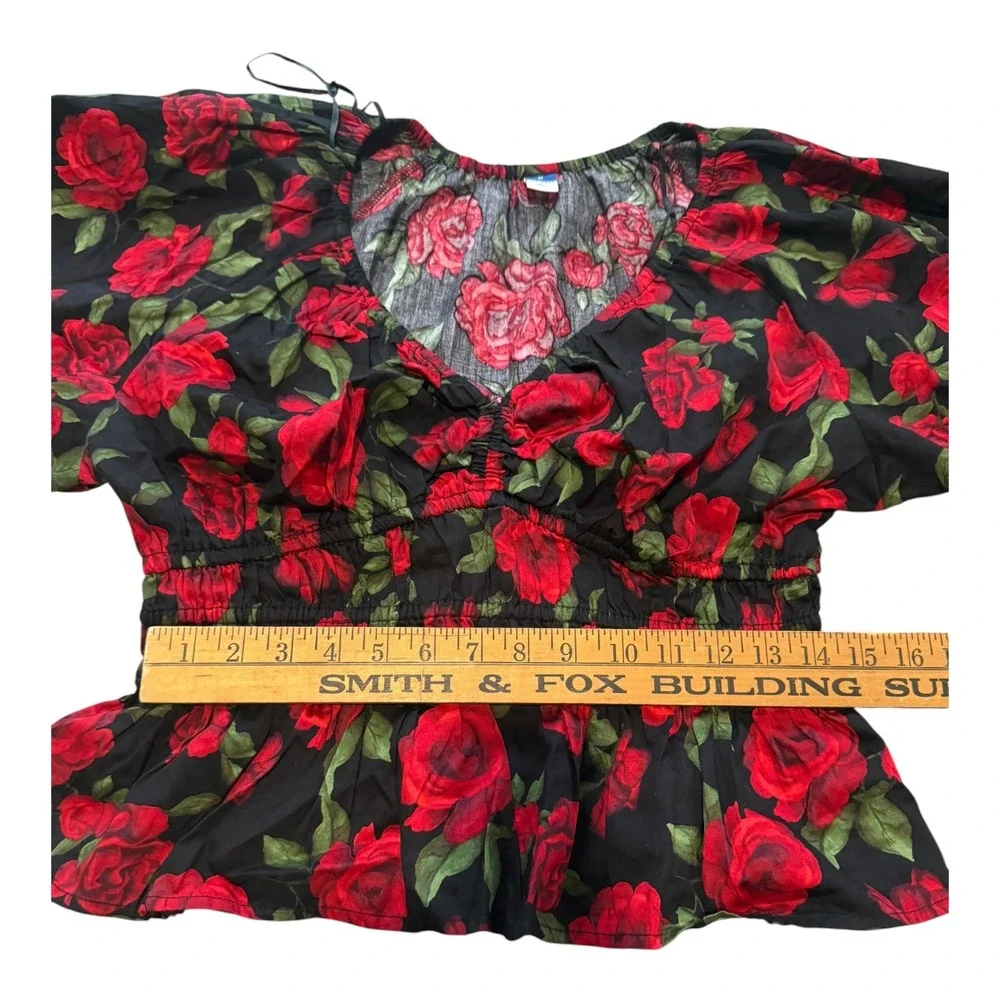 Old Navy Red Rose Floral Smocked Peplum Top V-Neck Puff Sleeve Medium Whimsygoth